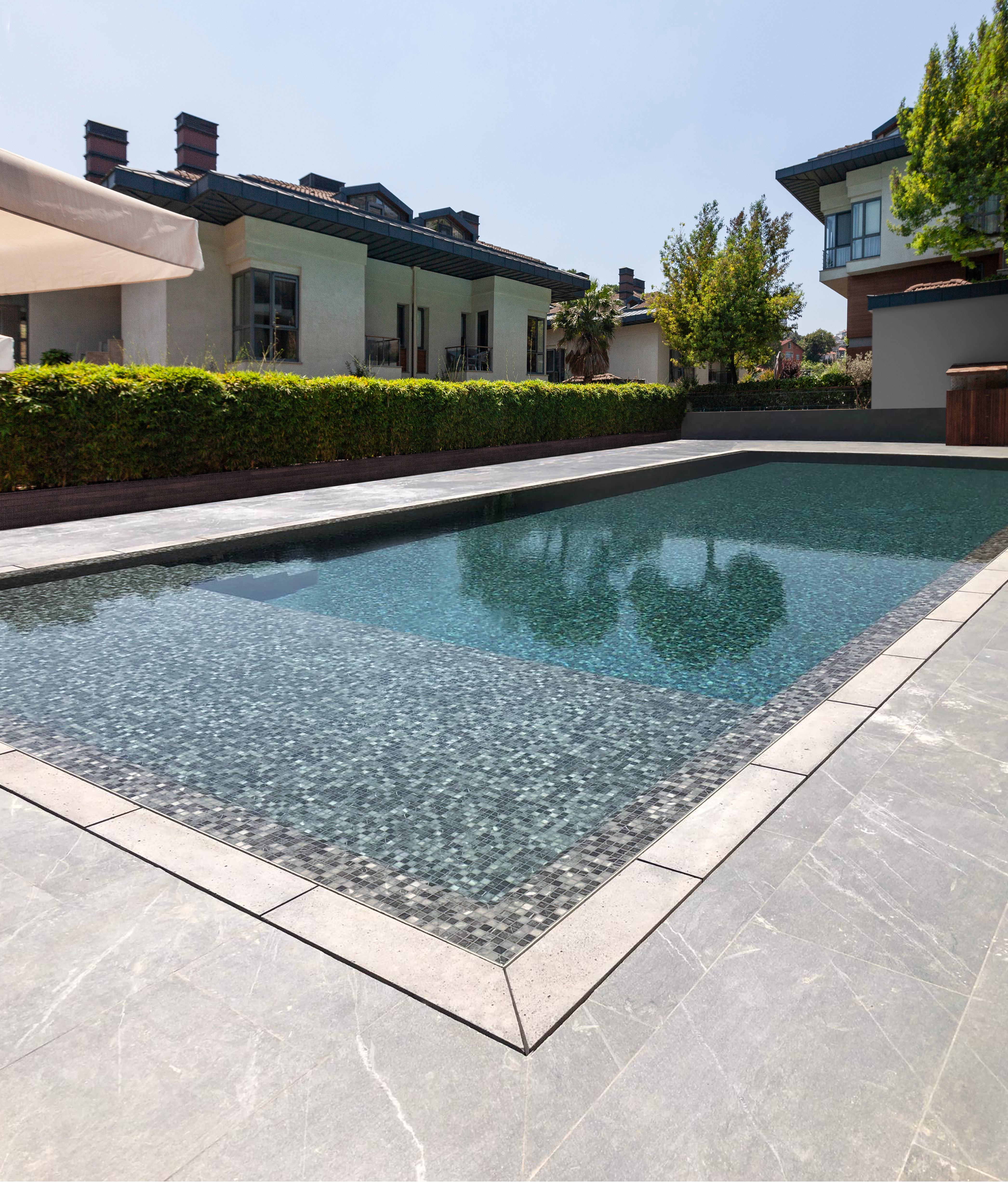 Piscina con mosaico Onix® Storm Matte