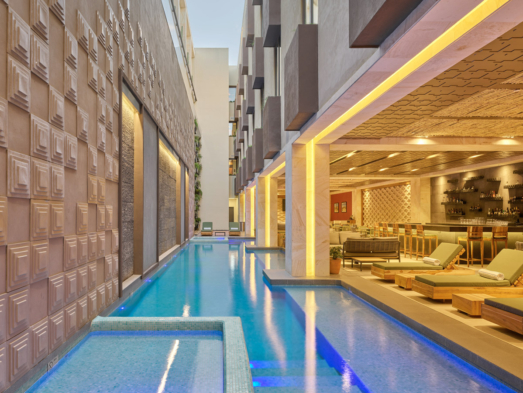 hotel piscina mosaico nieve