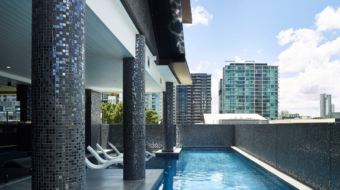 mosaico opalo negro de ONIX®