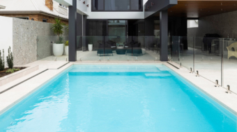 mosaico vitreo ONIX® en piscina de Newcastle