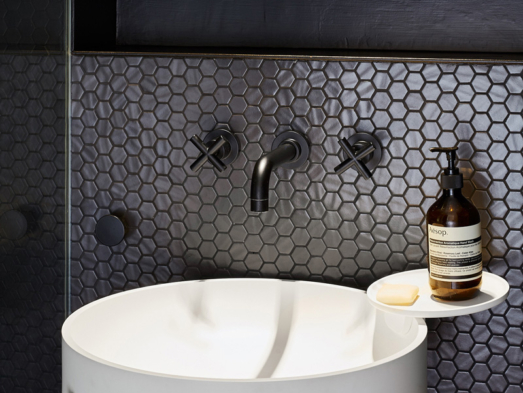 pared de baño con mosaico ONIX®